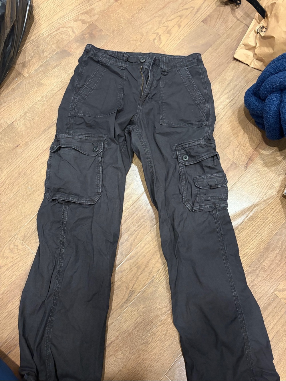 American Eagle Outfitters Black Cargo Pants - Utility Style